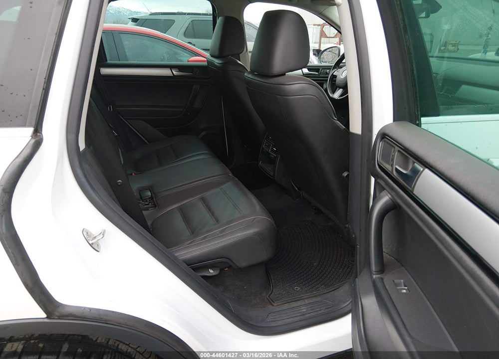 2014 VOLKSWAGEN TOUAREG 3.6L SPORT VIN: WVGEF9BP6ED008442