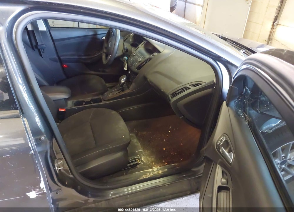 2018 FORD FOCUS SE VIN: 1FADP3F22JL287399