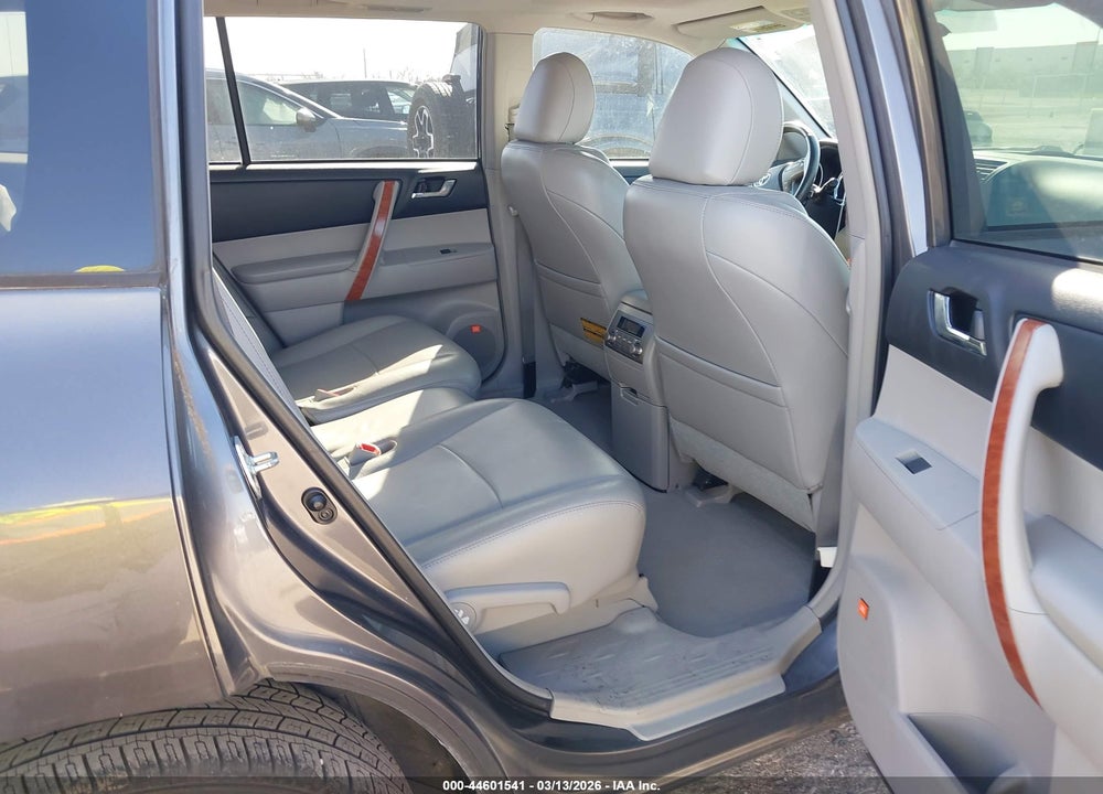 2010 TOYOTA HIGHLANDER LIMITED V6 VIN: 5TDYK3EH6AS012844