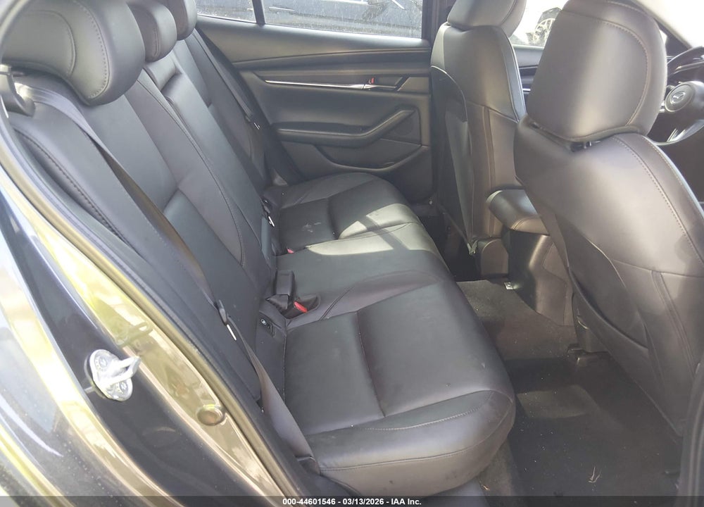 2019 MAZDA 3 PREFERRED PACKAGE VIN: 3MZBPADL5KM107427