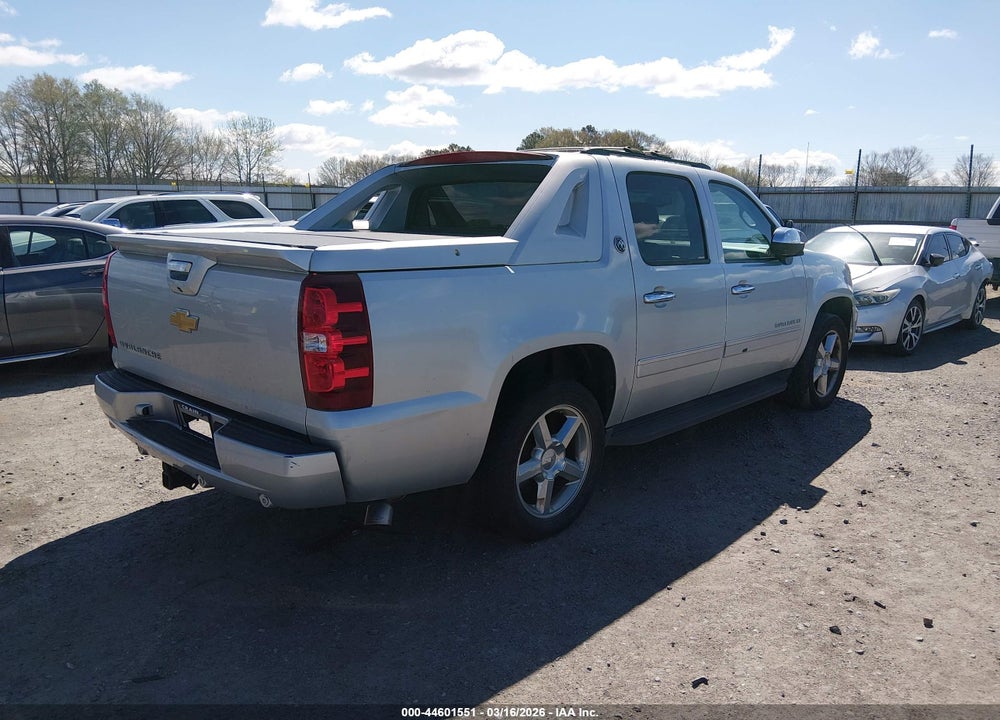 2013 CHEVROLET AVALANCHE LTZ VIN: 3GNTKGE74DG264613