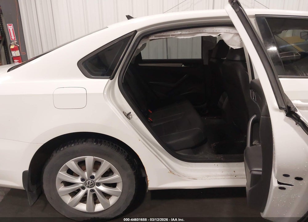 2014 VOLKSWAGEN PASSAT 2.5L WOLFSBURG EDITION VIN: 1VWAH7A38EC019946