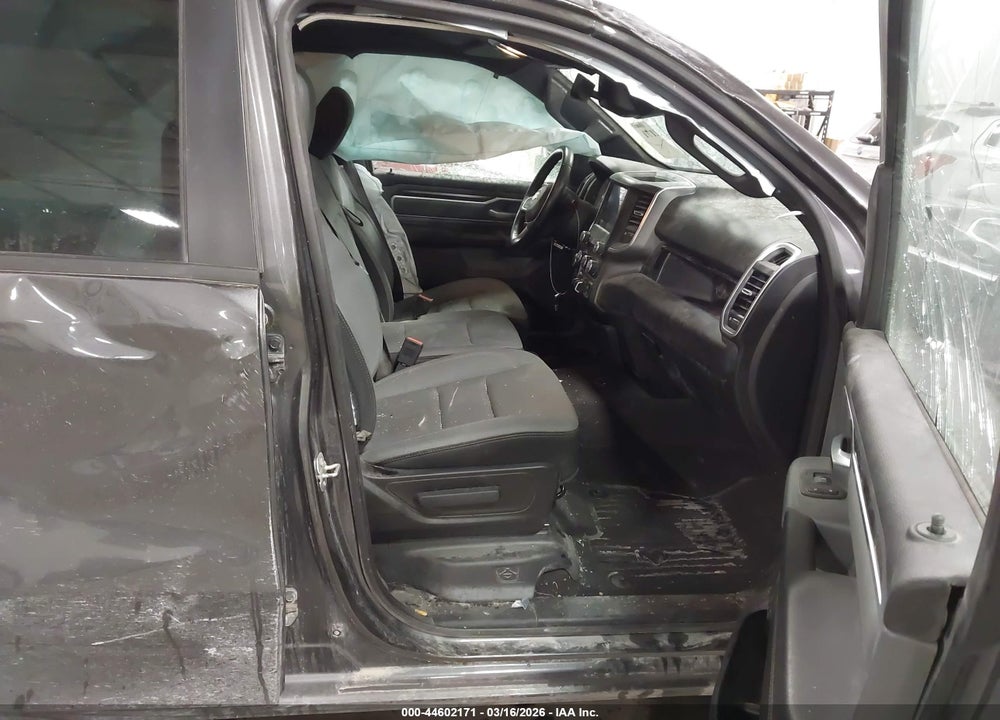 2022 RAM 1500 BIG HORN  4X4 6'4 BOX VIN: 1C6RRFMG0NN383723