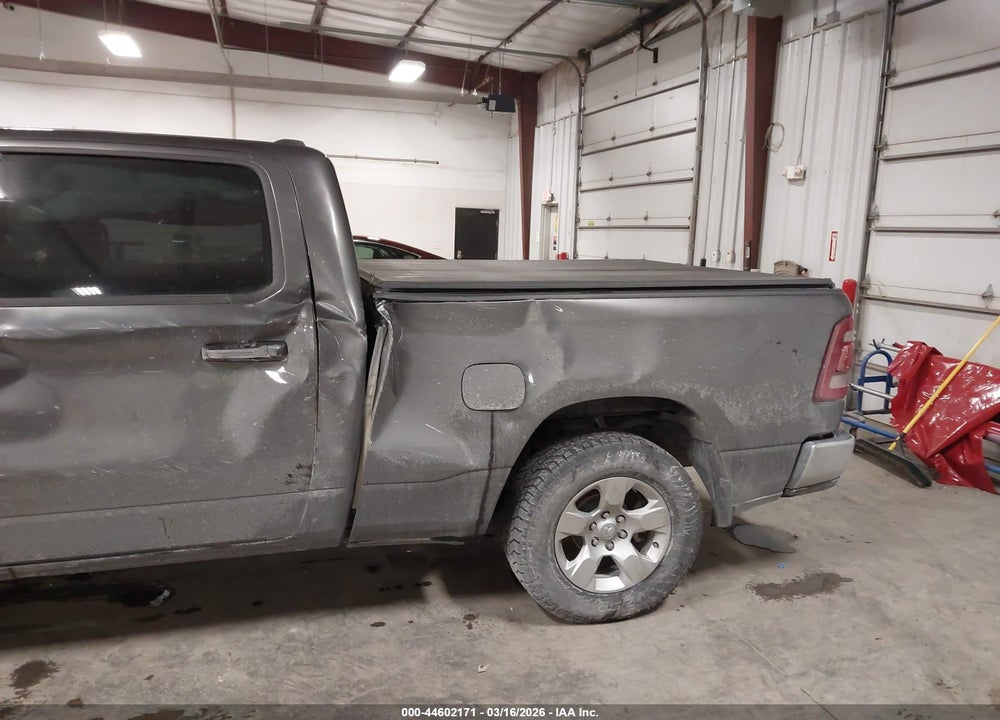 2022 RAM 1500 BIG HORN  4X4 6'4 BOX VIN: 1C6RRFMG0NN383723