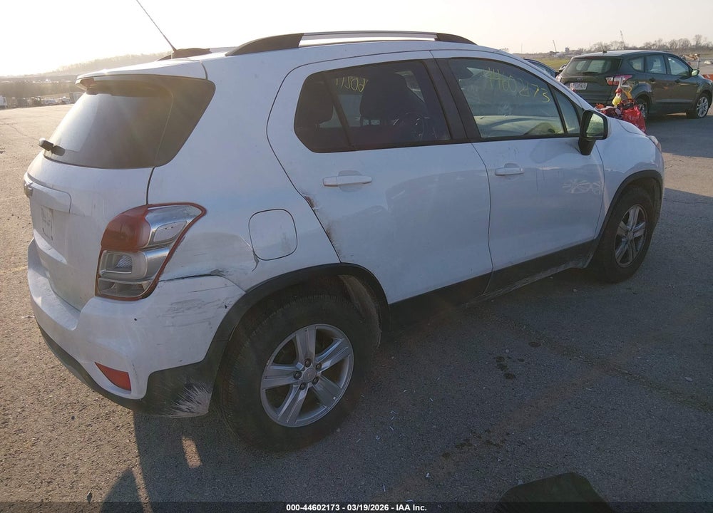 2022 CHEVROLET TRAX FWD LT VIN: KL7CJLSM6NB508493