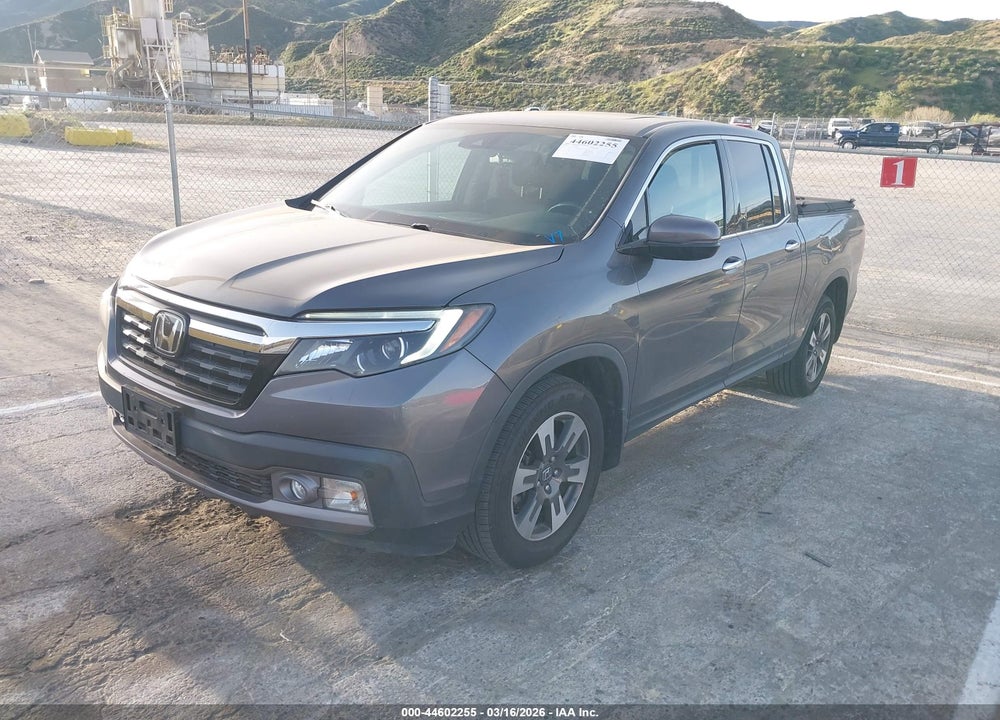 2018 HONDA RIDGELINE RTL-E VIN: 5FPYK3F73JB007506