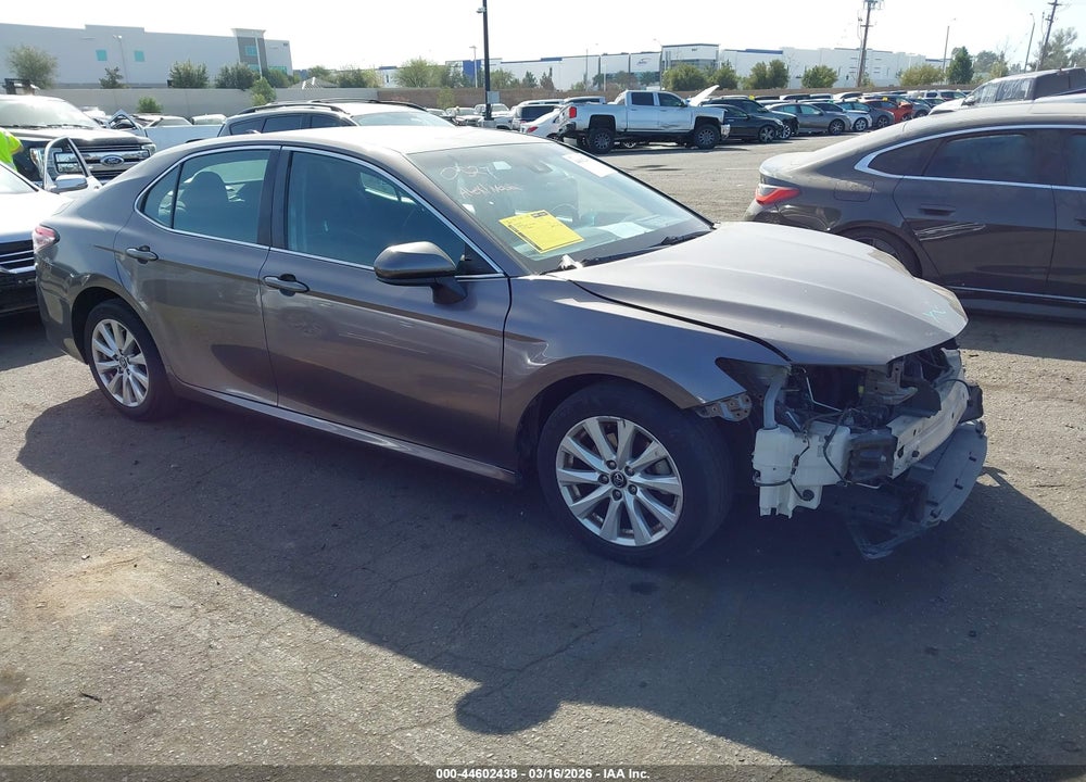 2019 TOYOTA CAMRY LE VIN: 4T1B11HK5KU229735