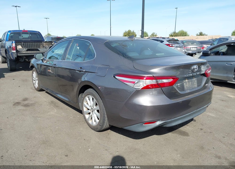 2019 TOYOTA CAMRY LE VIN: 4T1B11HK5KU229735