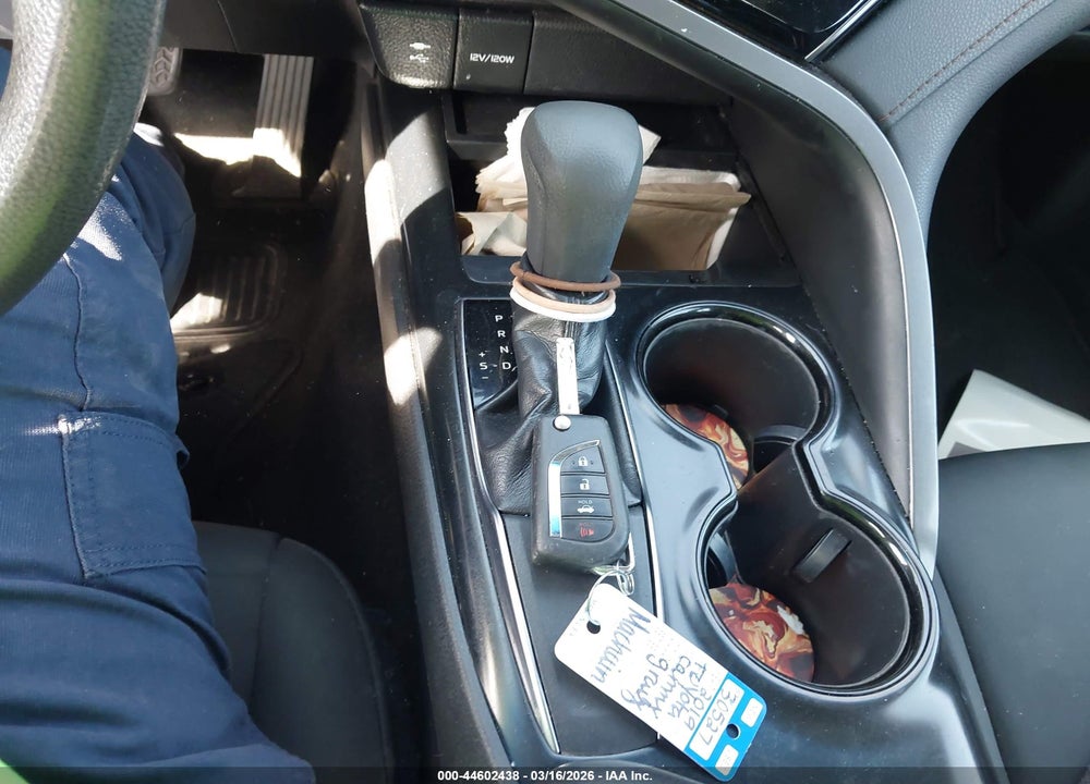 2019 TOYOTA CAMRY LE VIN: 4T1B11HK5KU229735