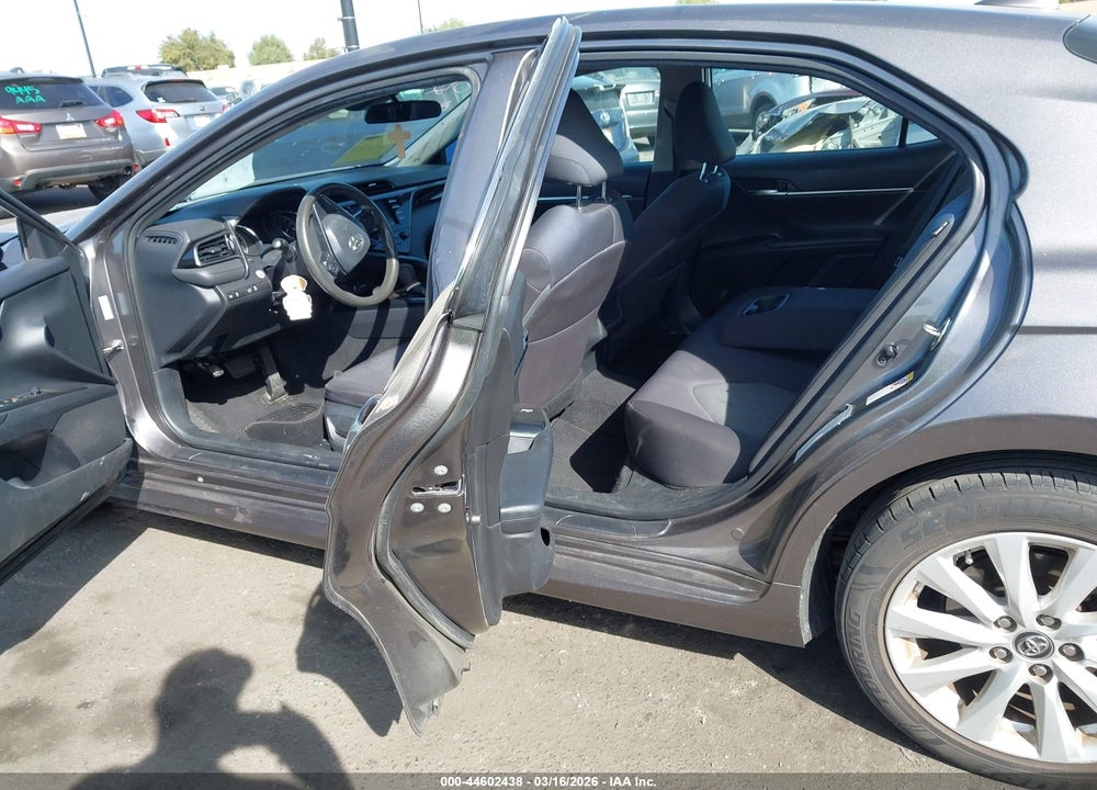 2019 TOYOTA CAMRY LE VIN: 4T1B11HK5KU229735
