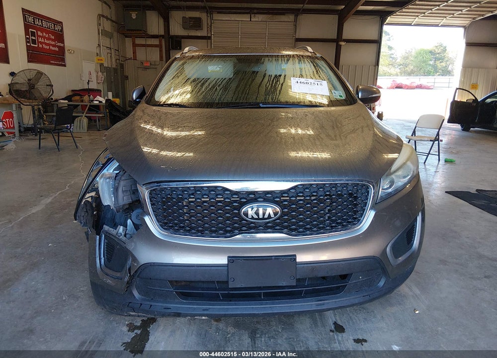 2016 KIA SORENTO 3.3L LX VIN: 5XYPG4A55GG015058