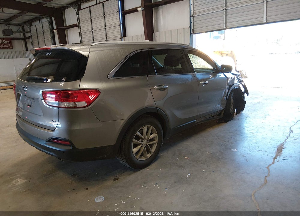 2016 KIA SORENTO 3.3L LX VIN: 5XYPG4A55GG015058