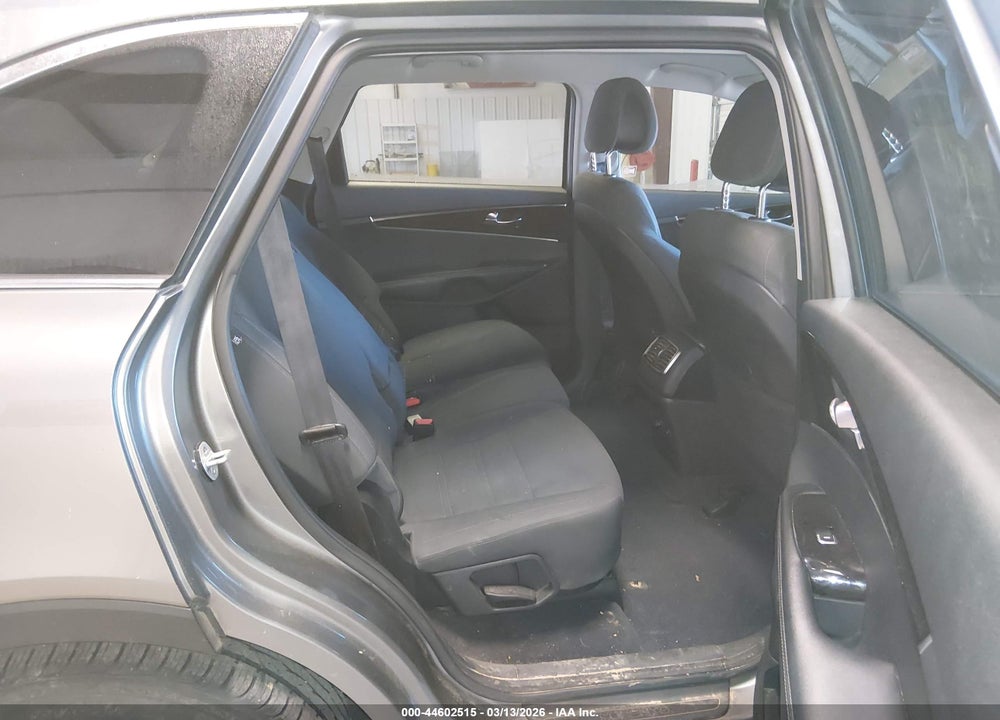 2016 KIA SORENTO 3.3L LX VIN: 5XYPG4A55GG015058