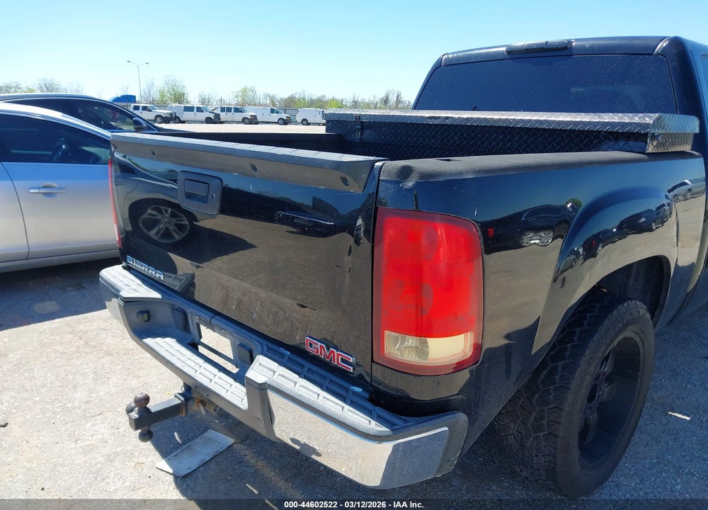 2011 GMC SIERRA 1500 SLE VIN: 3GTP1VE00BG214924