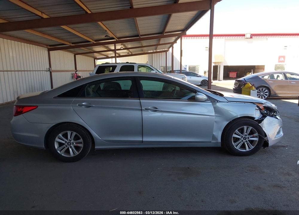 2013 HYUNDAI SONATA GLS VIN: 5NPEB4AC1DH532852