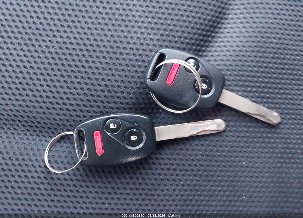 2013 HONDA FIT SPORT VIN: JHMGE8H54DC011195