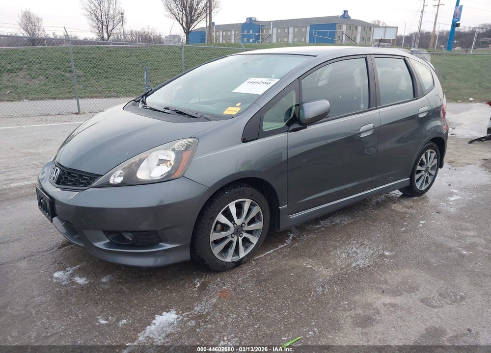 2013 HONDA FIT SPORT VIN: JHMGE8H54DC011195