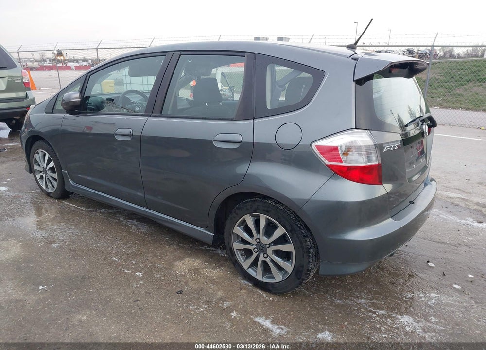 2013 HONDA FIT SPORT VIN: JHMGE8H54DC011195