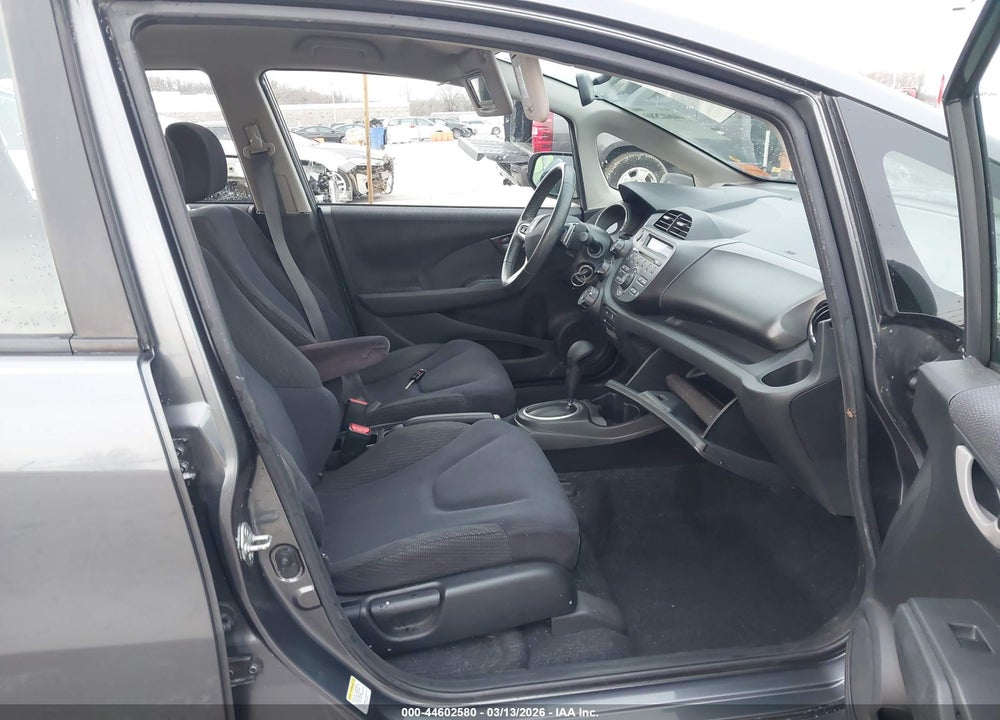 2013 HONDA FIT SPORT VIN: JHMGE8H54DC011195