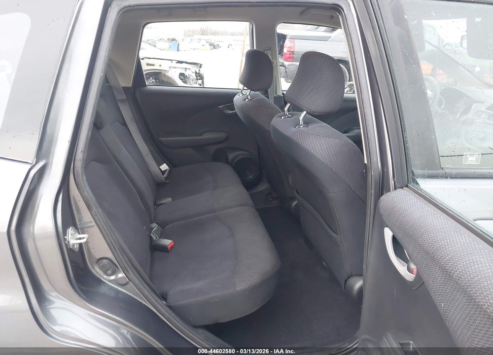 2013 HONDA FIT SPORT VIN: JHMGE8H54DC011195