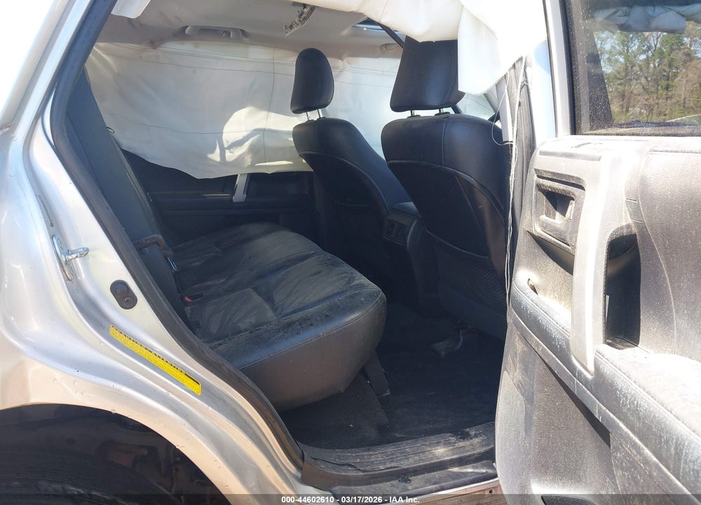 2011 TOYOTA 4RUNNER LIMITED V6 VIN: JTEZU5JR9B5026572