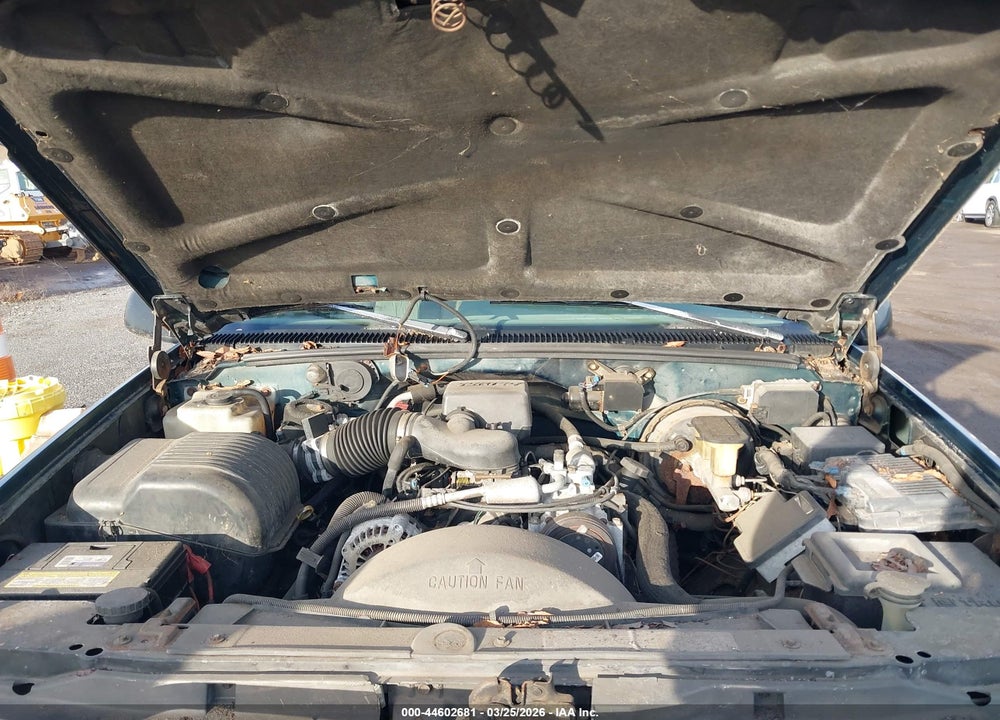 1996 CHEVROLET SUBURBAN K1500 VIN: 3GNFK16R1TG144762