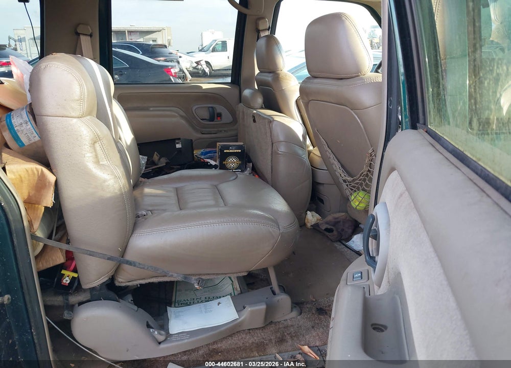 1996 CHEVROLET SUBURBAN K1500 VIN: 3GNFK16R1TG144762