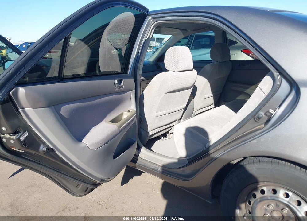 2002 TOYOTA CAMRY LE VIN: 4T1BE32K72U609314