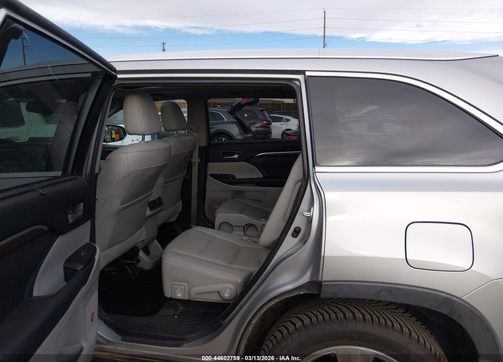 2014 TOYOTA HIGHLANDER LIMITED PLATINUM V6 VIN: 5TDDKRFH5ES071096