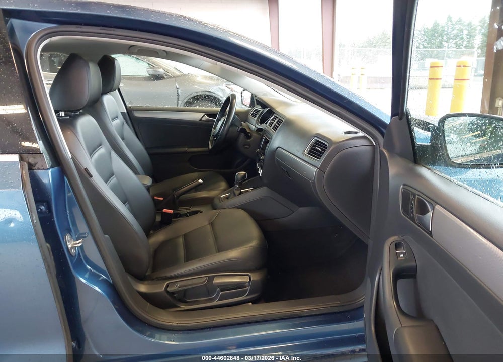 2015 VOLKSWAGEN JETTA 1.8T SE VIN: 3VWD17AJ7FM302452