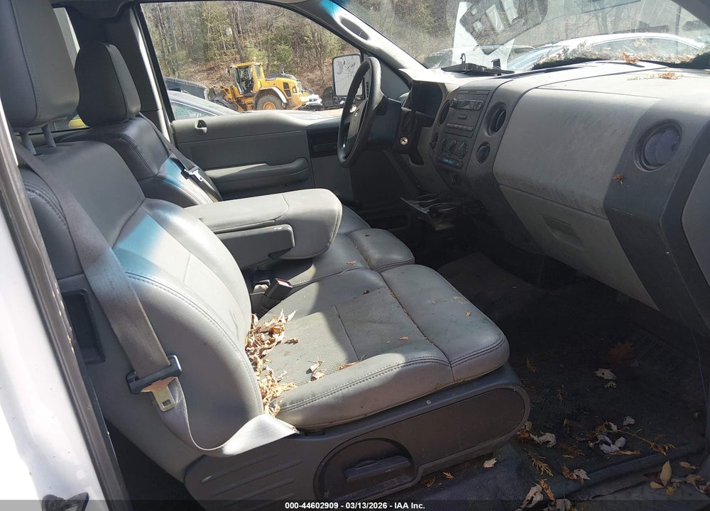 2005 FORD F-150 STX/XL/XLT VIN: 1FTRX12W05NC00137