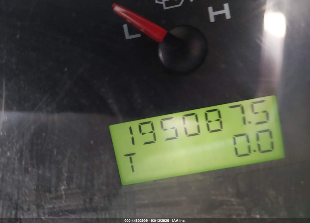 2005 FORD F-150 STX/XL/XLT VIN: 1FTRX12W05NC00137