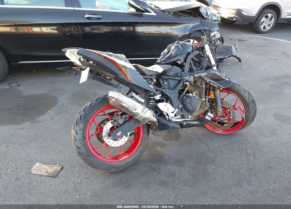 2016 YAMAHA YZFR3 VIN: MH3RH06Y2GK014219