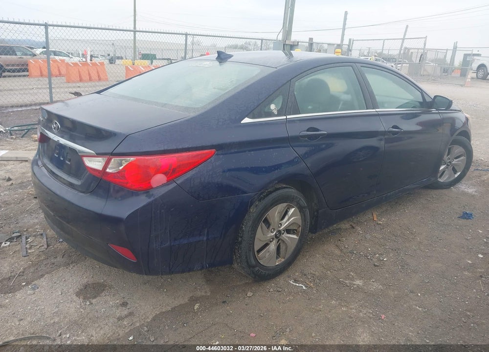 2014 HYUNDAI SONATA GLS VIN: 5NPEB4AC7EH812065