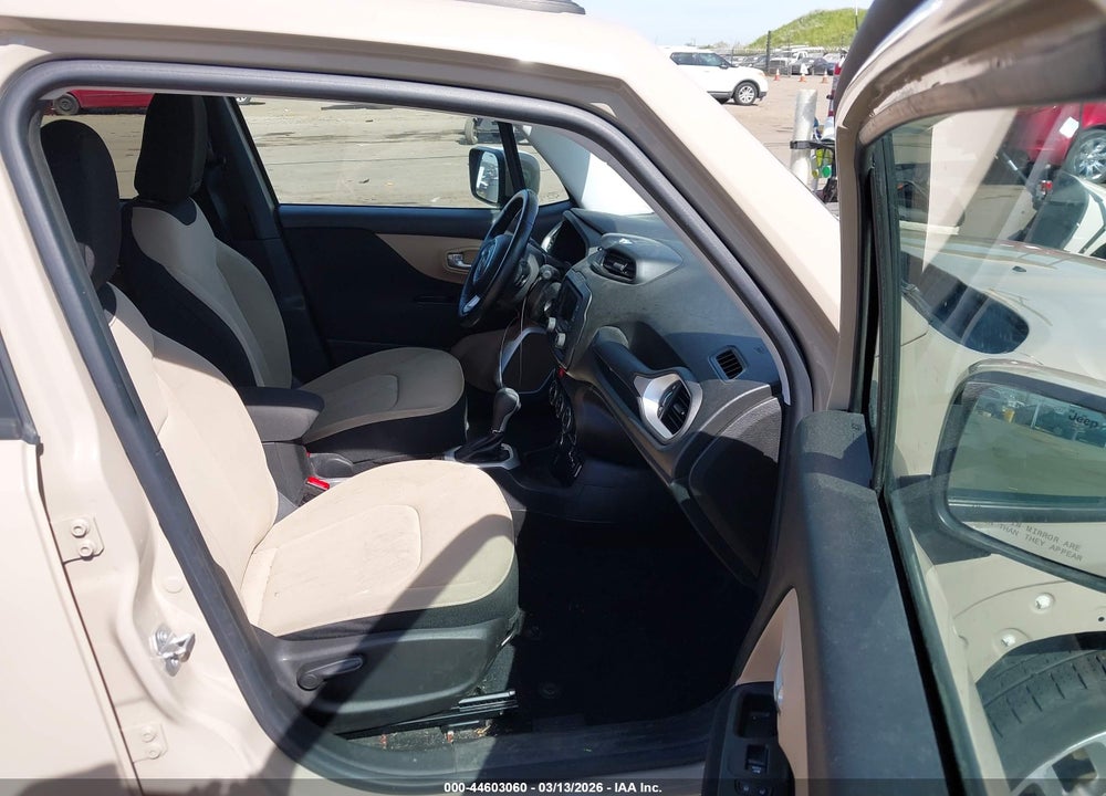 2016 JEEP RENEGADE LATITUDE VIN: ZACCJBBT4GPC67515