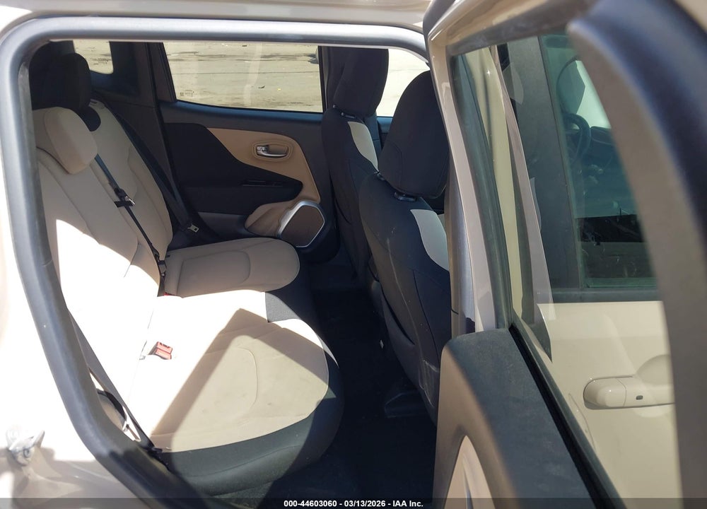 2016 JEEP RENEGADE LATITUDE VIN: ZACCJBBT4GPC67515