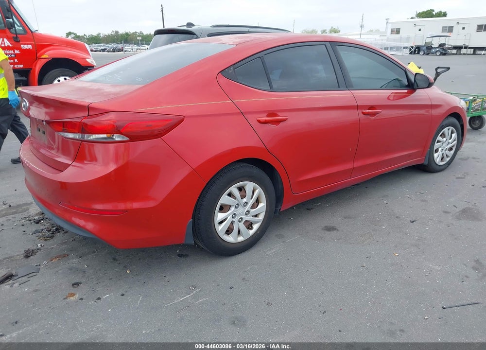 2018 HYUNDAI ELANTRA SE VIN: 5NPD74LF8JH307098