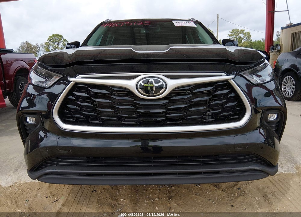 2023 TOYOTA HIGHLANDER XLE VIN: 5TDKDRAHXPS044181