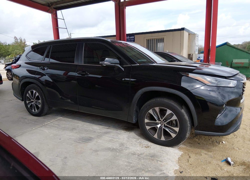 2023 TOYOTA HIGHLANDER XLE VIN: 5TDKDRAHXPS044181
