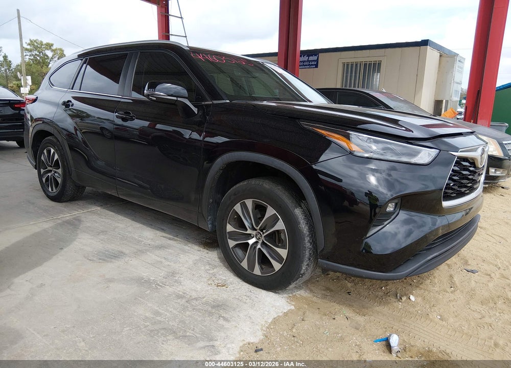 2023 TOYOTA HIGHLANDER XLE VIN: 5TDKDRAHXPS044181