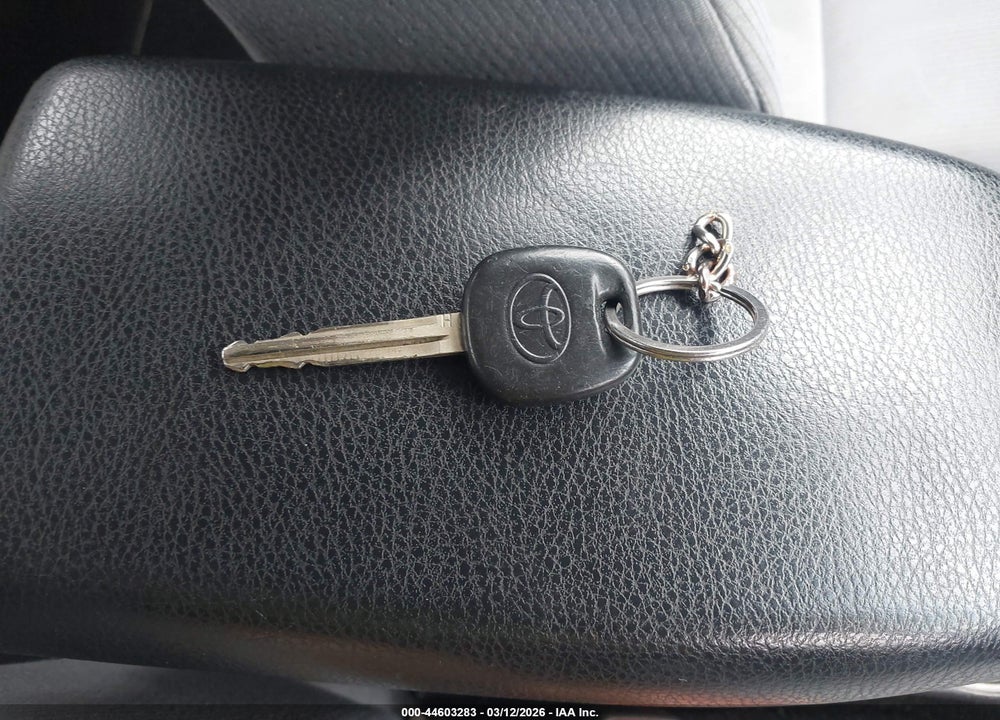 2015 TOYOTA COROLLA L VIN: 2T1BURHE1FC319939
