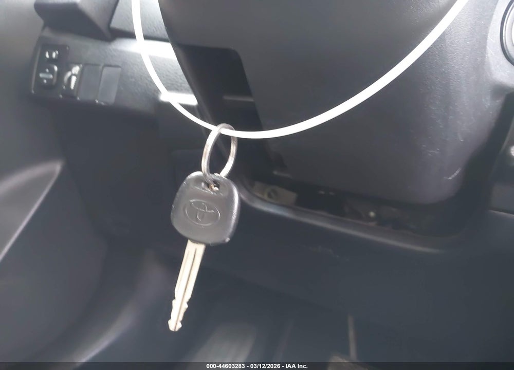 2015 TOYOTA COROLLA L VIN: 2T1BURHE1FC319939