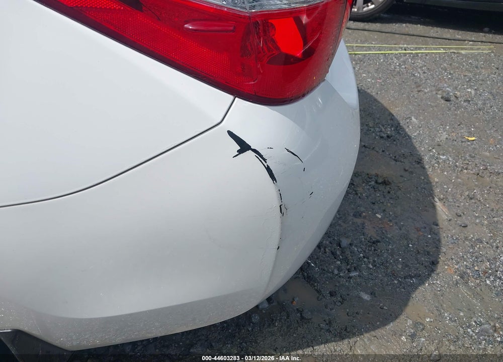 2015 TOYOTA COROLLA L VIN: 2T1BURHE1FC319939