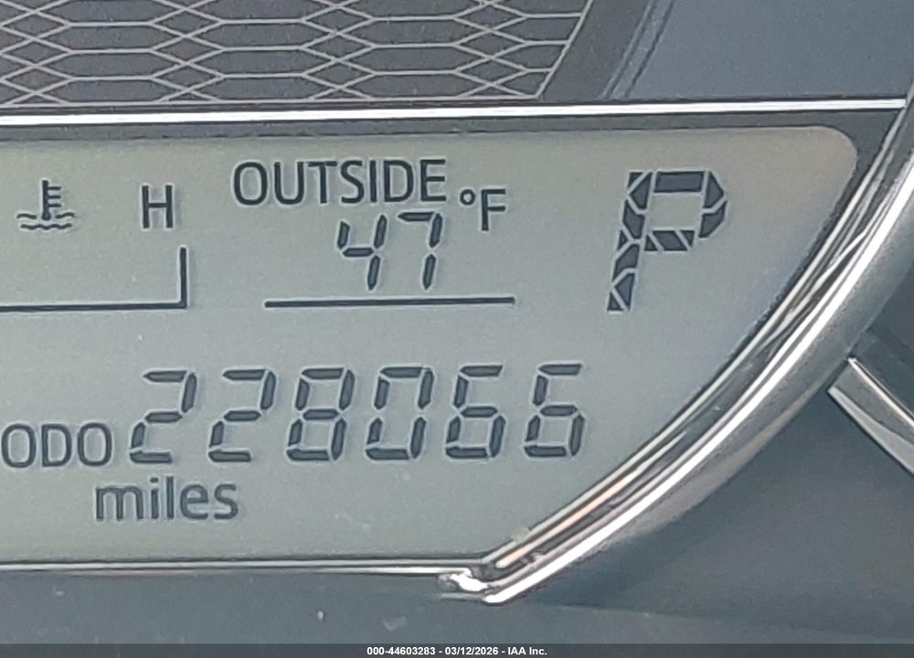 2015 TOYOTA COROLLA L VIN: 2T1BURHE1FC319939