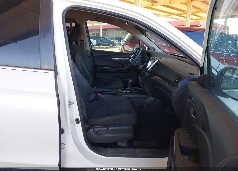 2018 HONDA PILOT EX VIN: 5FNYF6H35JB019276