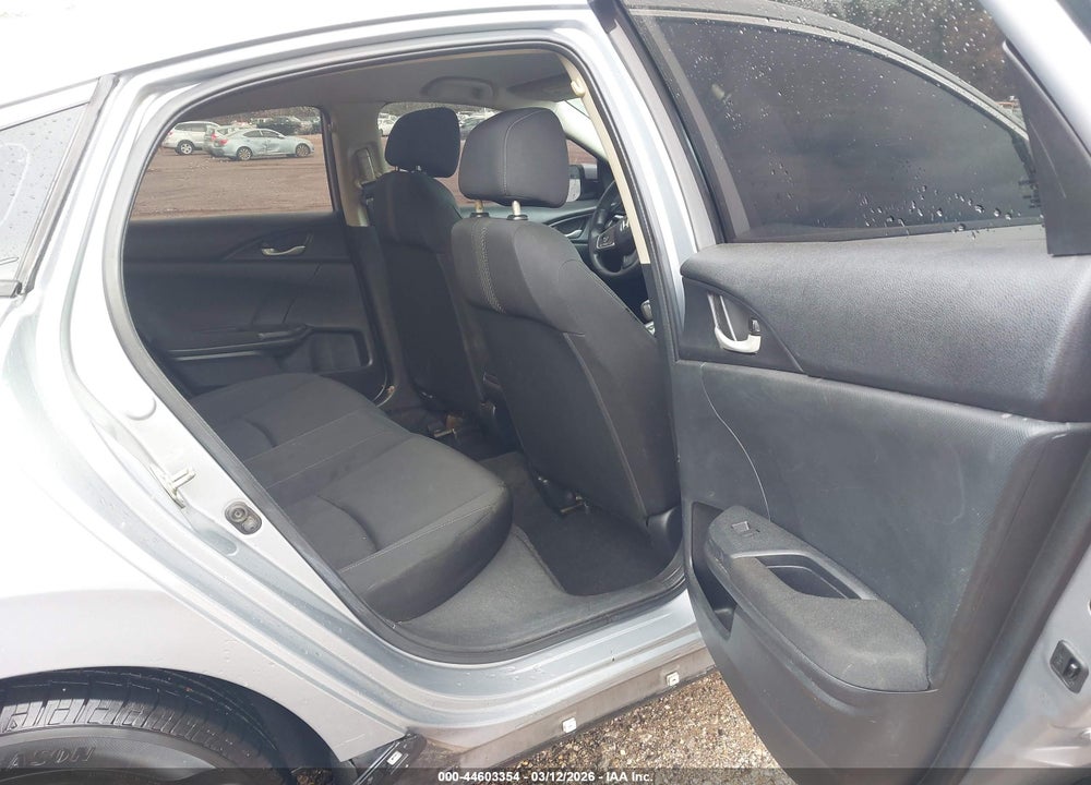 2018 HONDA CIVIC LX VIN: 2HGFC2F50JH564584