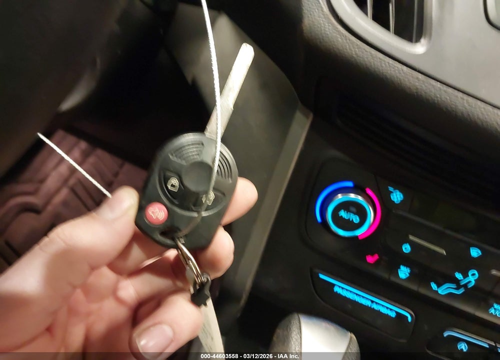 2017 FORD ESCAPE SE VIN: 1FMCU0GD0HUC64491