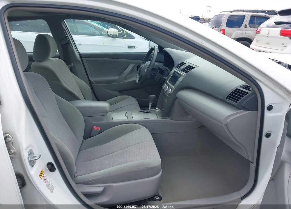 2011 TOYOTA CAMRY LE VIN: 4T1BF3EK9BU633221
