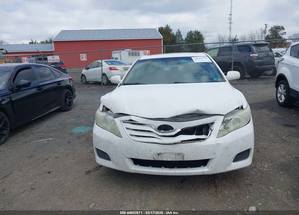 2011 TOYOTA CAMRY LE VIN: 4T1BF3EK9BU633221