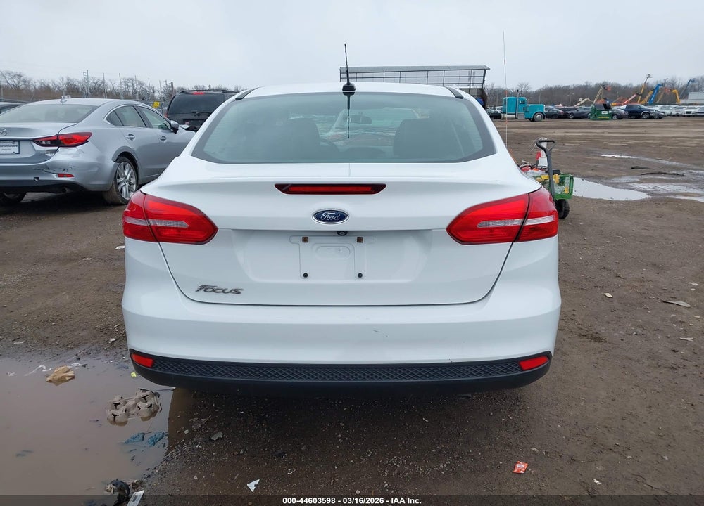 2018 FORD FOCUS S VIN: 1FADP3E26JL210116